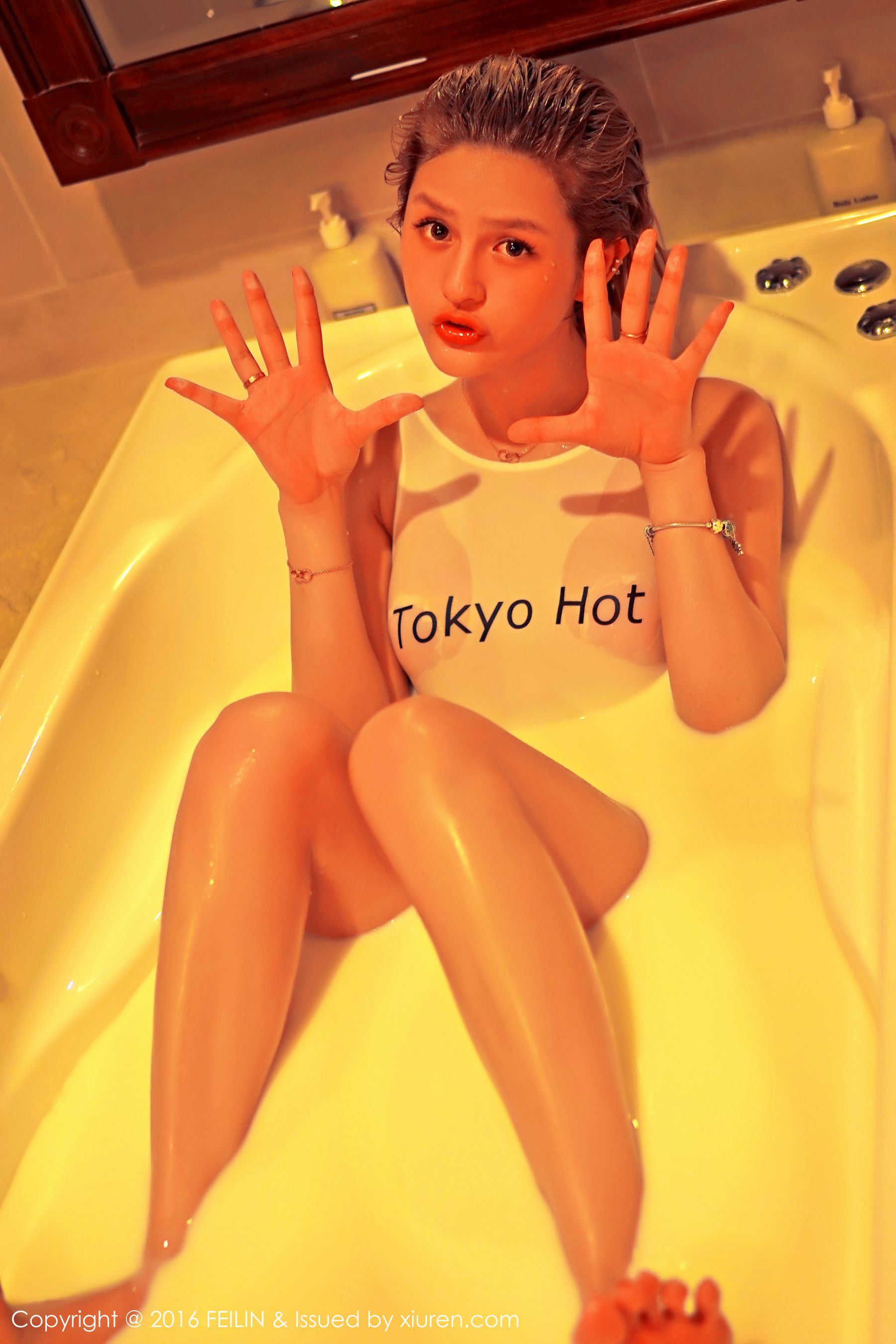  史雯Swan《Tokyo Hot湿身+蕾丝内衣》 [嗲囡囡FEILIN] Vol.037